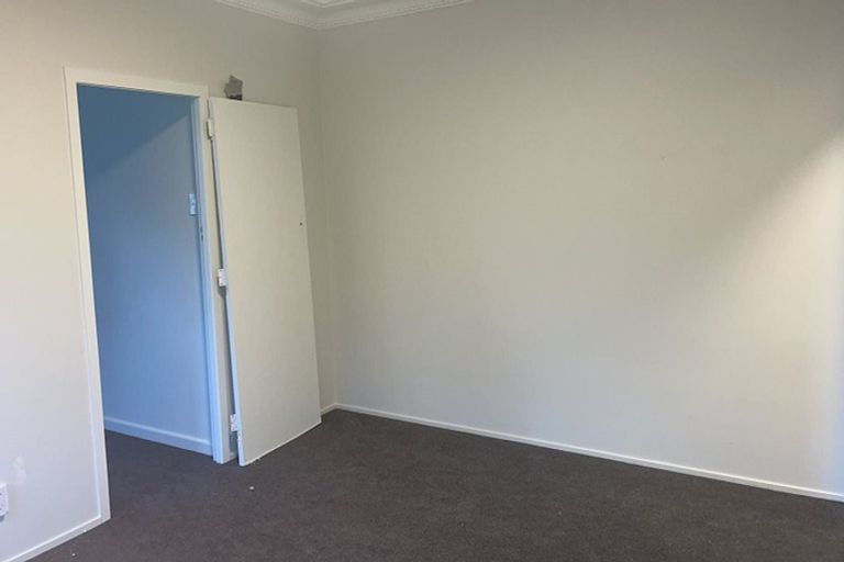 Photo of property in 63 Golf Road, New Lynn, Auckland, 0600