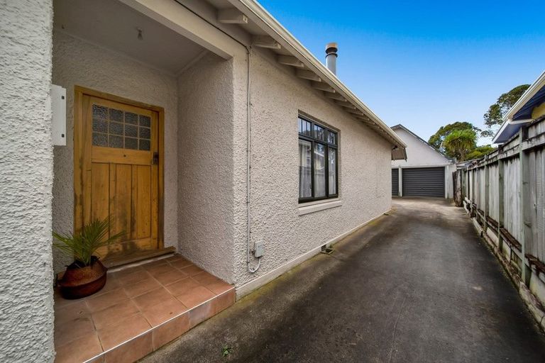 Photo of property in 31 Lyn Street, Lynmouth, New Plymouth, 4310