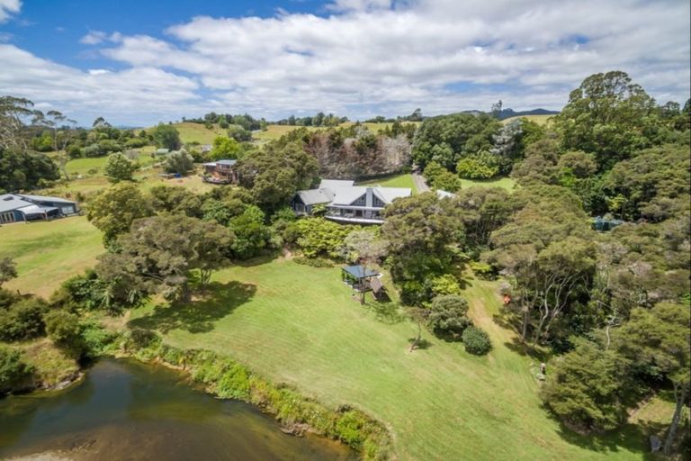 Photo of property in 838 Puketona Road, Haruru, 0204