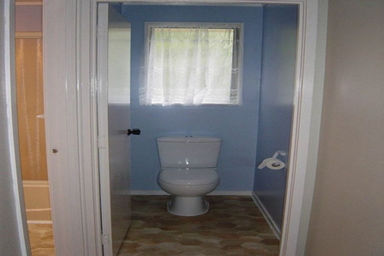 Photo of property in 12 Edwin Freeman Place, Ranui, Auckland, 0612