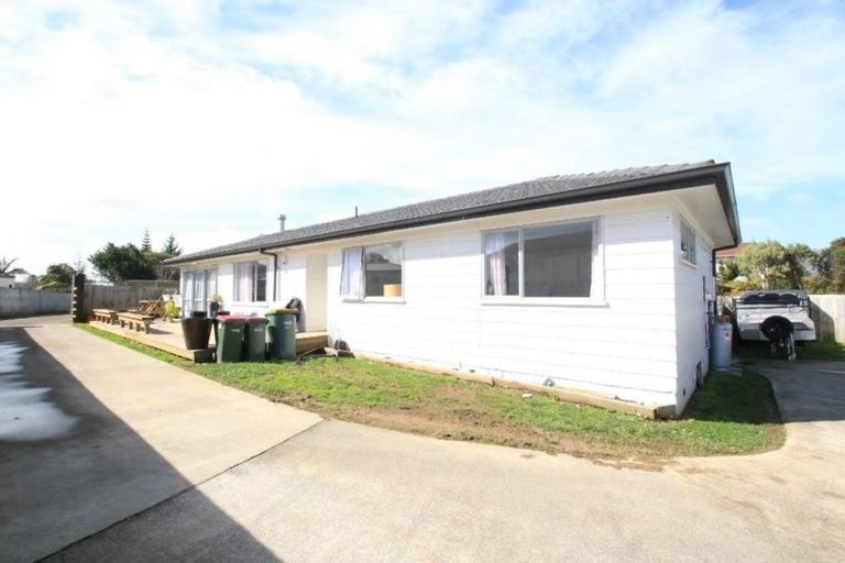 Photo of property in 23 Benton Place, Manurewa, Auckland, 2102