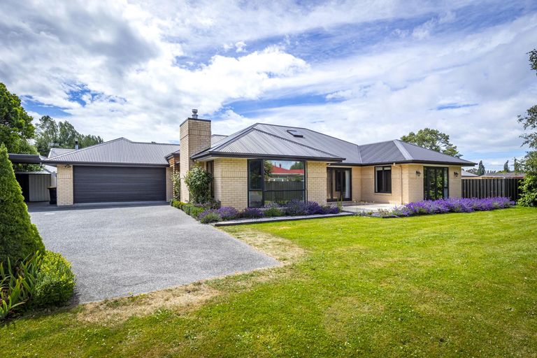 Photo of property in 1 Kennedy Street, Geraldine, 7930