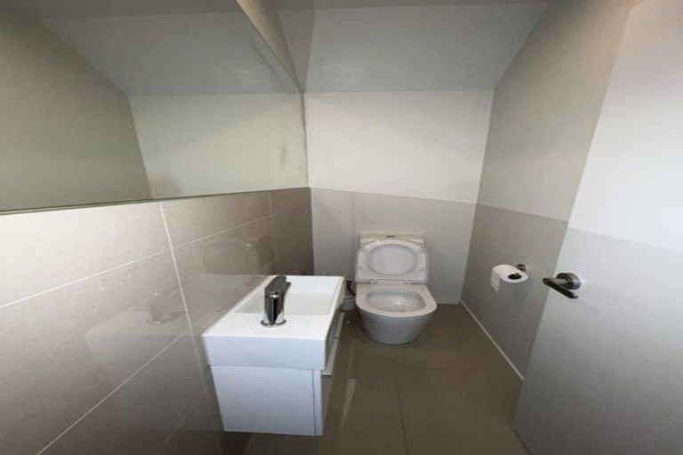 Photo of property in 17a Wyoming Avenue, Murrays Bay, Auckland, 0630