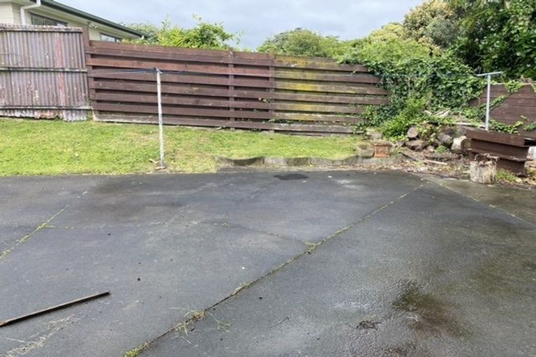 Photo of property in 3/69 Royal View Road, Te Atatu South, Auckland, 0610