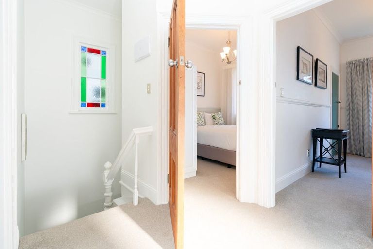 Photo of property in 10 Burnell Avenue, Thorndon, Wellington, 6011