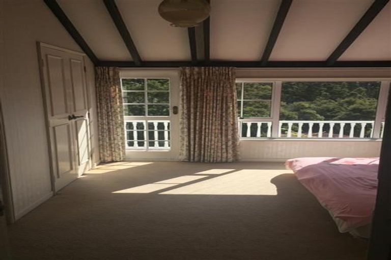 Photo of property in 116 Chelsea View Drive, Chatswood, Auckland, 0626