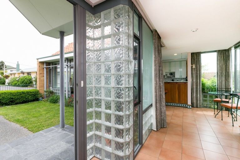 Photo of property in 4a Neeve Place, Taradale, Napier, 4112