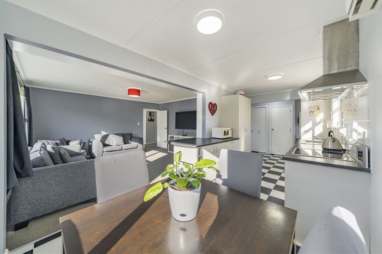 Photo of property in 27 Rimu Street, Naenae, Lower Hutt, 5011