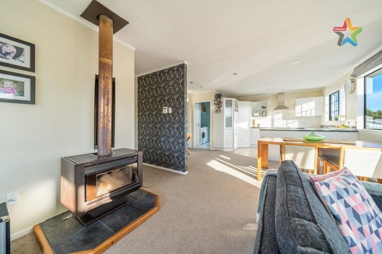 Photo of property in 27 Kaitangata Crescent, Kelson, Lower Hutt, 5010