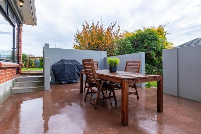 Photo of property in 98a Avenue Road, West End, Timaru, 7910