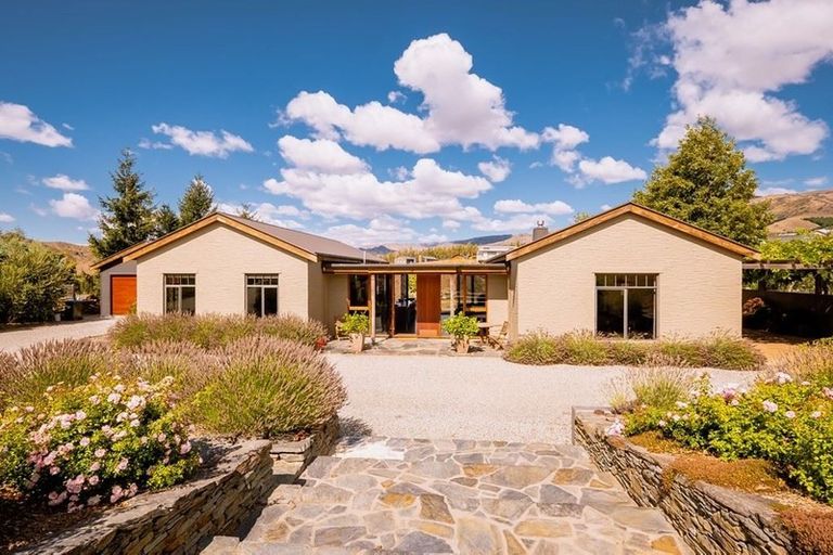 Photo of property in 57 Hall Road, Bannockburn, Cromwell, 9384