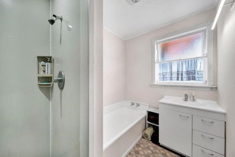 Photo of property in 2 Glasgow Street, Hawera, 4610