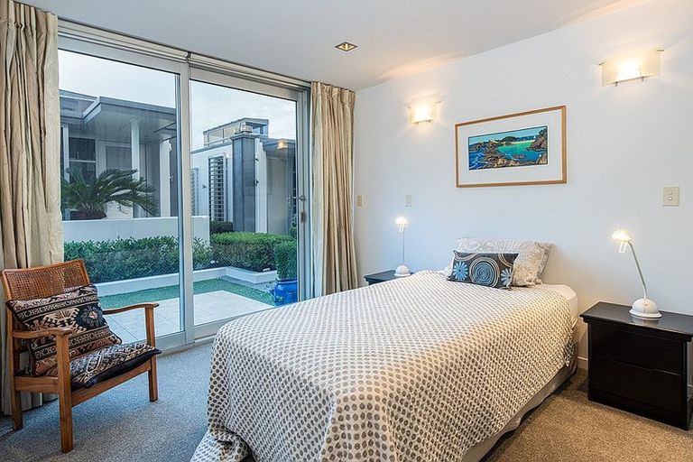 Photo of property in 3/245 Hurstmere Road, Takapuna, Auckland, 0622