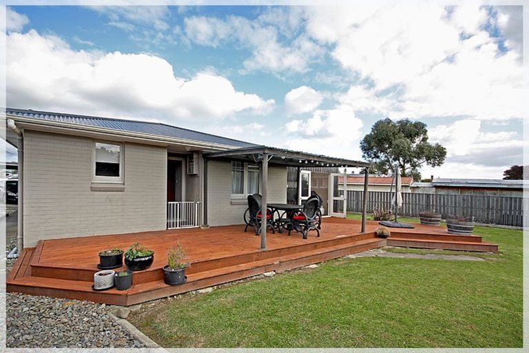 Photo of property in 2 Ngaire Street, Longburn, Palmerston North, 4412