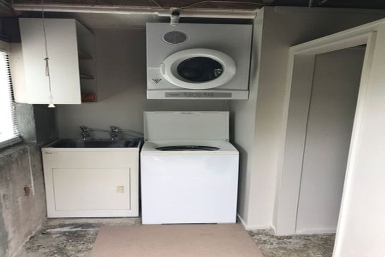 Photo of property in 1/1 Sylvan Park Avenue, Milford, Auckland, 0620