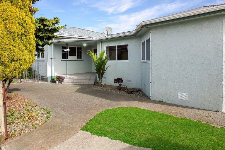 Photo of property in 35 Park Street, Foxton, 4814