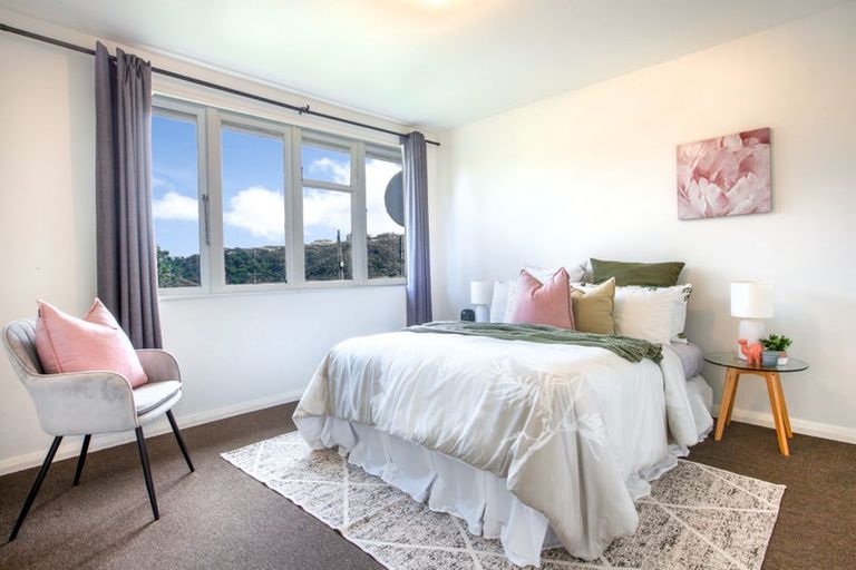 Photo of property in 5 Mitchell Grove, Ranui, Porirua, 5024