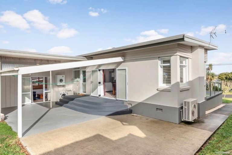 Photo of property in 10 Matatea Avenue, Pukekohe, 2120