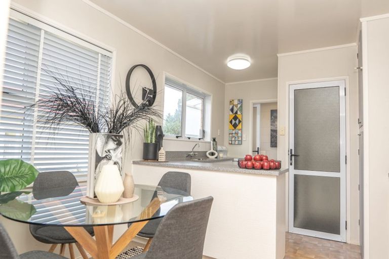 Photo of property in 2/52 Wallace Road, Papatoetoe, Auckland, 2025