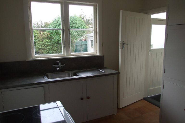 Photo of property in 16 Stirling Crescent, Hokowhitu, Palmerston North, 4410