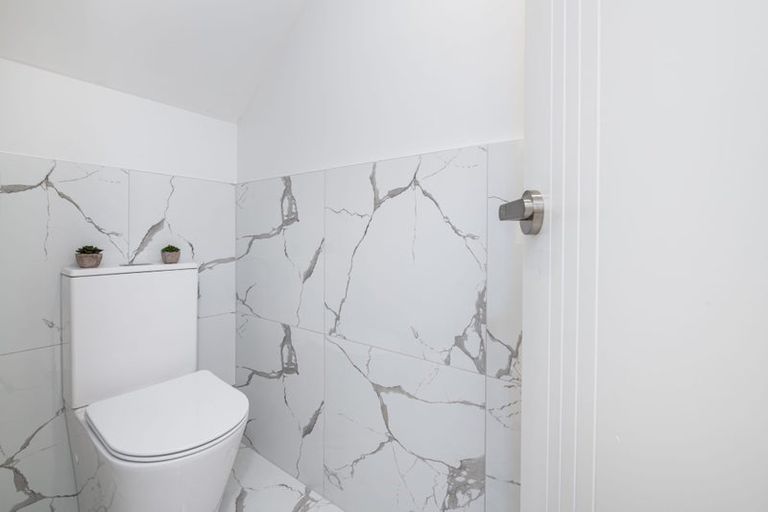 Photo of property in 23b Crystal Avenue, Glendene, Auckland, 0602