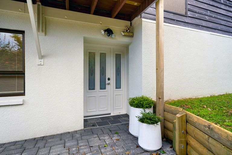 Photo of property in 2/12 Grimshaw Place, Henderson, Auckland, 0612