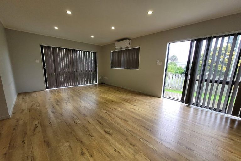 Photo of property in 82a Woodglen Road, Glen Eden, Auckland, 0602