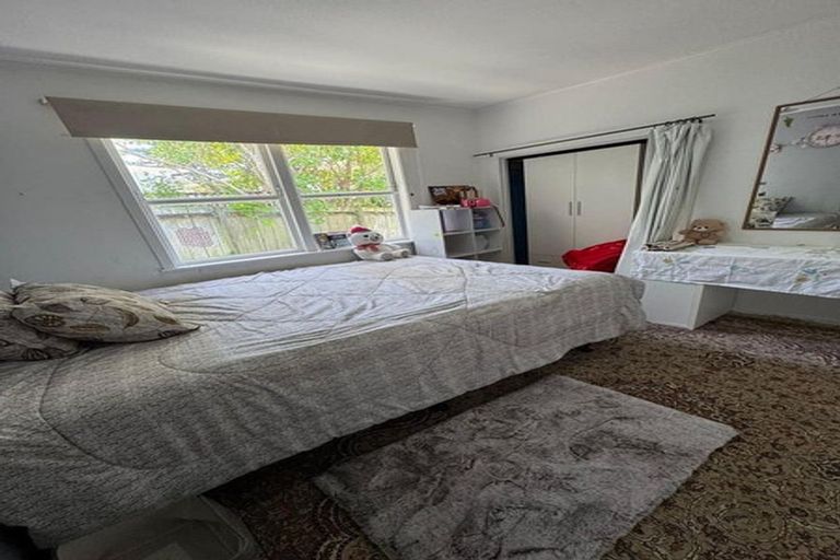 Photo of property in 152 Ennis Avenue, Pakuranga Heights, Auckland, 2010