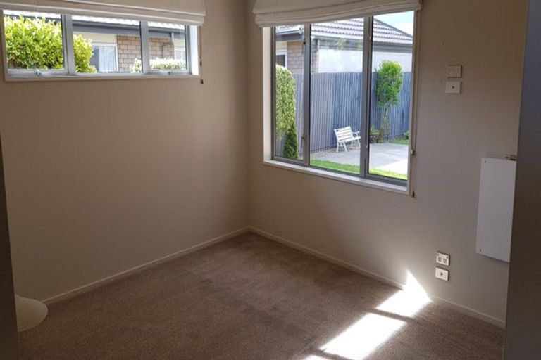 Photo of property in 10 Saint Peters Close, Woolston, Christchurch, 8062