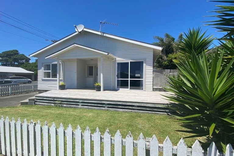Photo of property in 162 Lemon Street, Strandon, New Plymouth, 4312