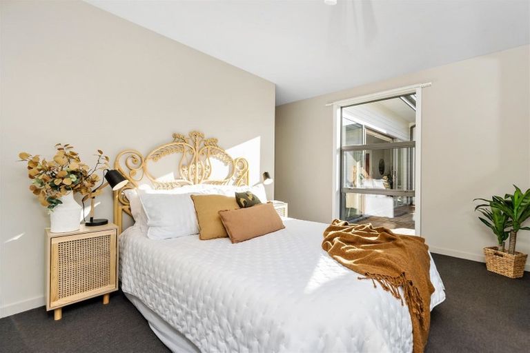 Photo of property in 12 Mystery Grove, Lake Hayes, Queenstown, 9304