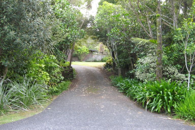 Photo of property in 29 Bush Road, Waiatarua, Auckland, 0604