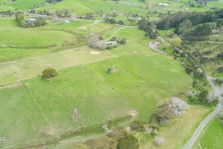 Photo of property in 177 Inland Road, Helensville, 0875