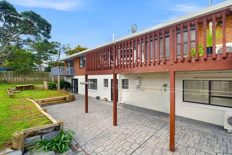 Photo of property in 2/12 Grimshaw Place, Henderson, Auckland, 0612