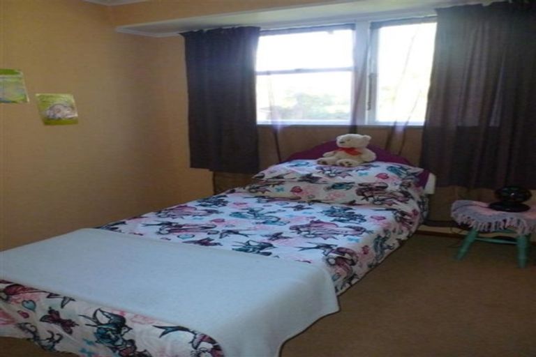 Photo of property in 33 Castor Crescent, Cannons Creek, Porirua, 5024