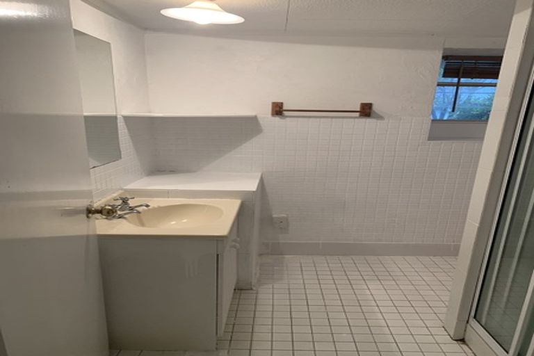 Photo of property in 54 Colchester Crescent, Newlands, Wellington, 6037