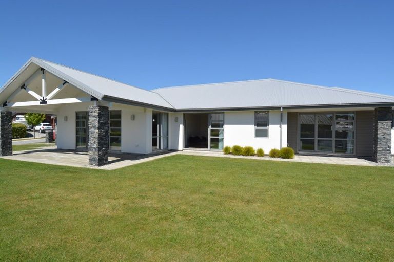 Photo of property in 4 Avalanche Place, Wanaka, 9305