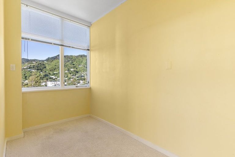 Photo of property in Rona House, 33 Rimu Street, Eastbourne, Lower Hutt, 5013