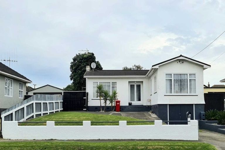 Photo of property in 77 Puriri Street, Gonville, Whanganui, 4501