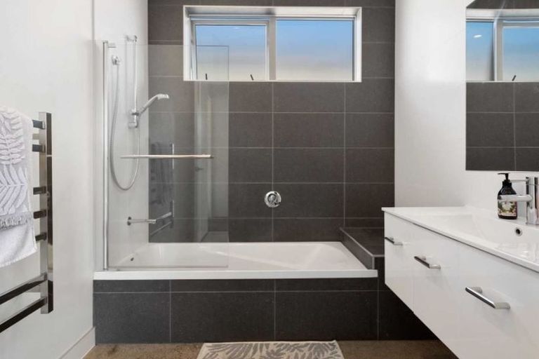 Photo of property in 11 Coprosma Close, Papamoa Beach, Papamoa, 3118