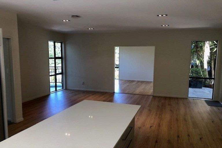 Photo of property in 90a Braemar Road, Castor Bay, Auckland, 0620