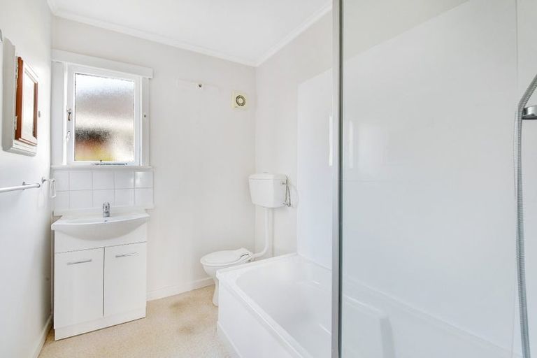 Photo of property in 13 Birkley Road, Bayswater, Auckland, 0622