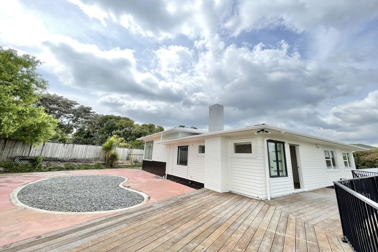 Photo of property in 27 Kaikoura Street, Henderson, Auckland, 0612