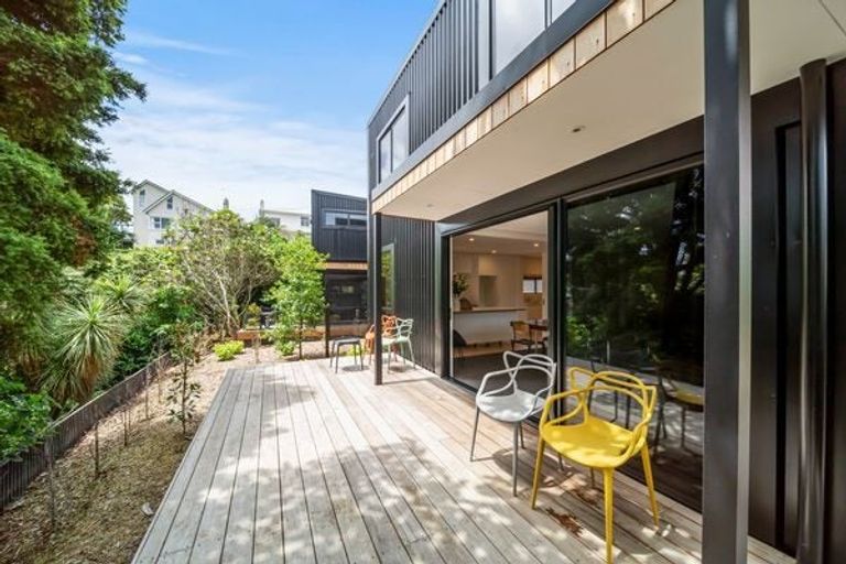 Photo of property in 2/28 Bayly Road, Moturoa, New Plymouth, 4310