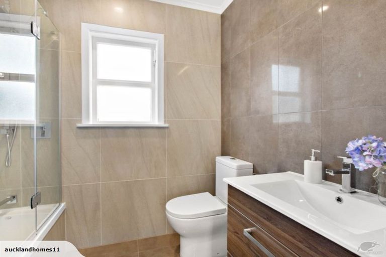 Photo of property in 6b Mckean Avenue, Manurewa, Auckland, 2102