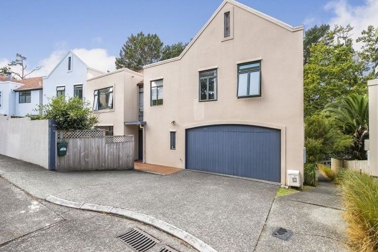 Photo of property in 18 Waterview Downs, Waterview, Auckland, 1026