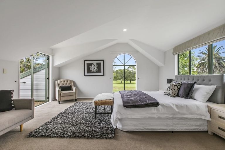 Photo of property in 36 Wairoa Road, Narrow Neck, Auckland, 0624