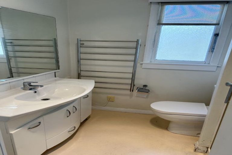 Photo of property in 14-16 Kingsway, Three Kings, Auckland, 1024