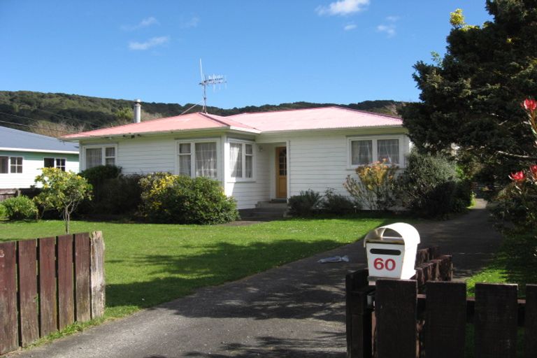Photo of property in 60 Peel Place, Wainuiomata, Lower Hutt, 5014
