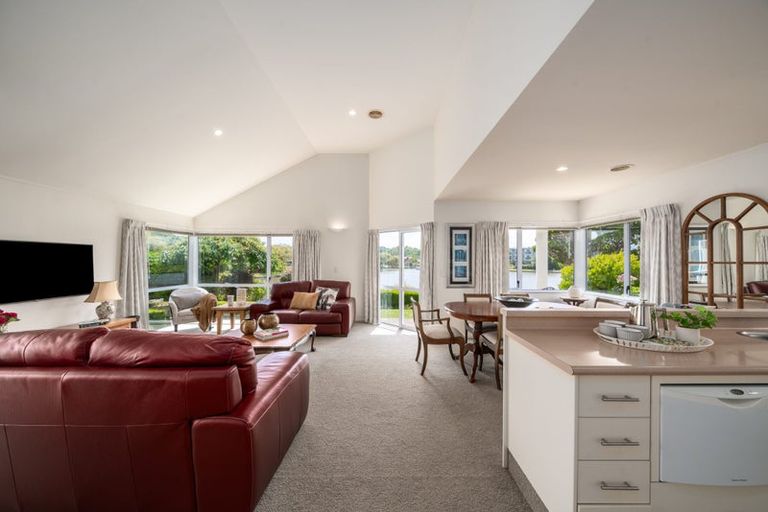 Photo of property in 4 Lakeside Villas, Whitby, Porirua, 5024